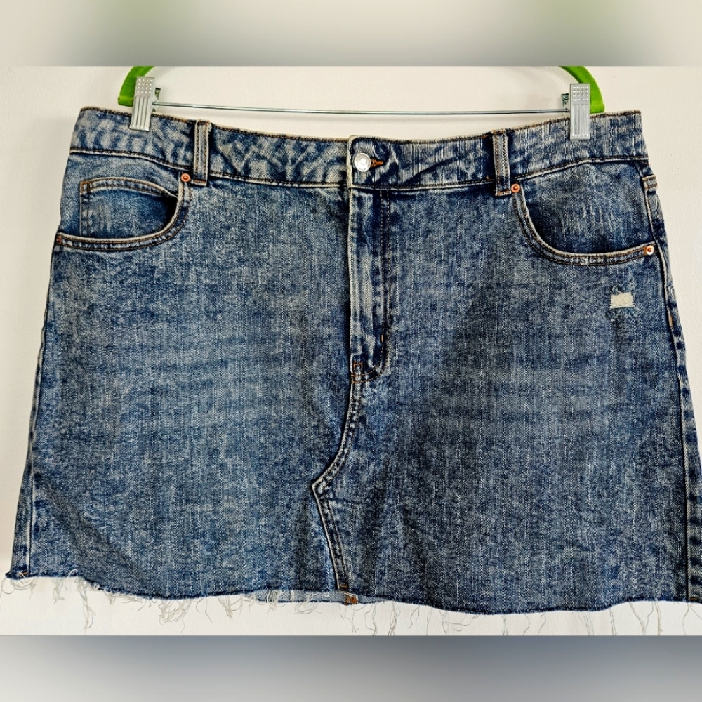 Ladies size 18 distressed denim miniskirt